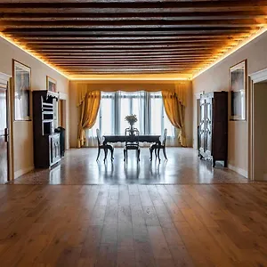 palazzo-ti-tti.hotelinveneto.com/